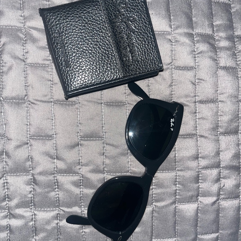 Ray-Ban Folding Wayfarer Polarized Sunglasses